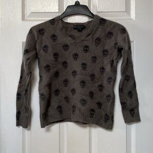 Skull Cashmere V-Neck Grey Sweater Knit